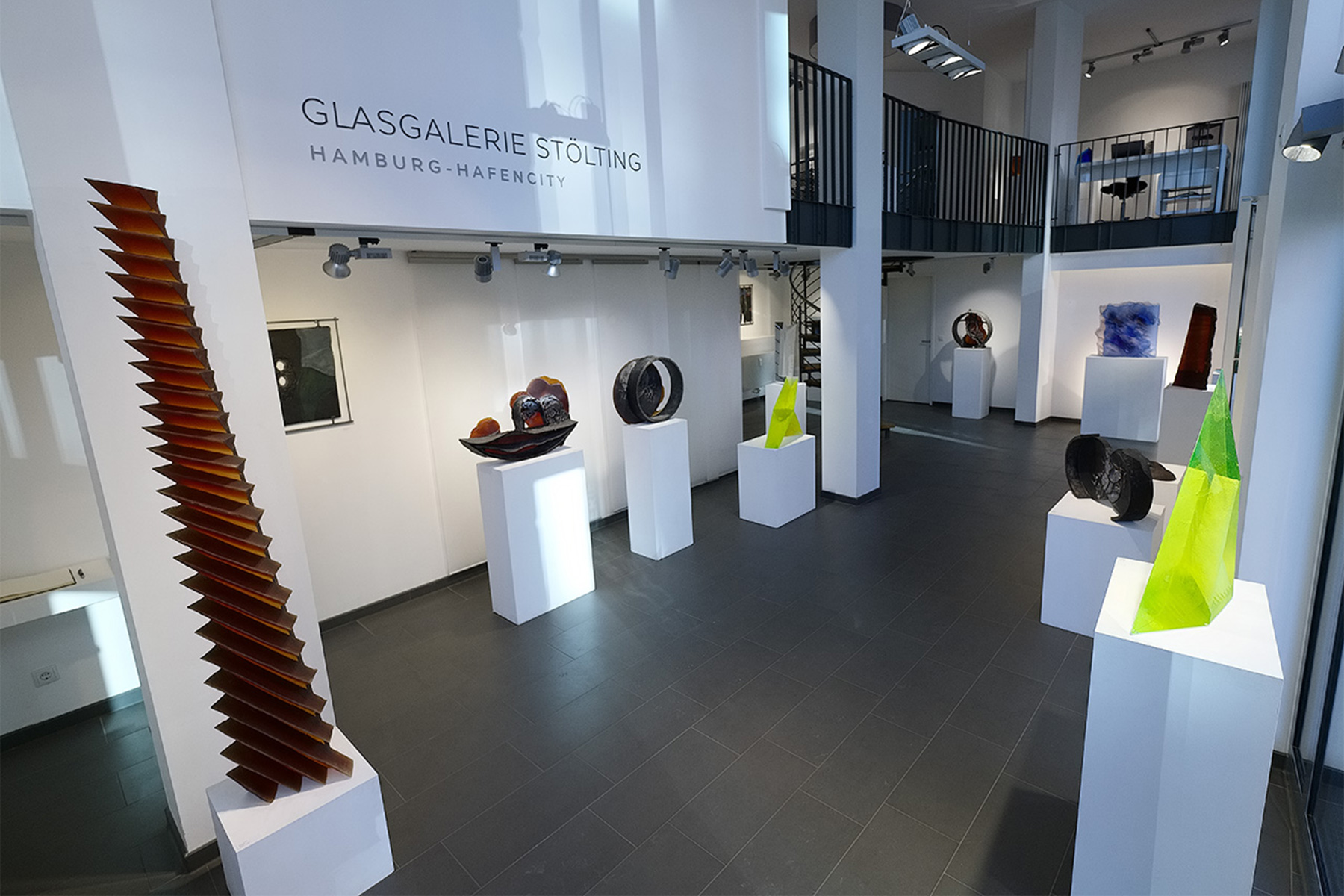 Space,-Sculpture-and-Light-exhibition