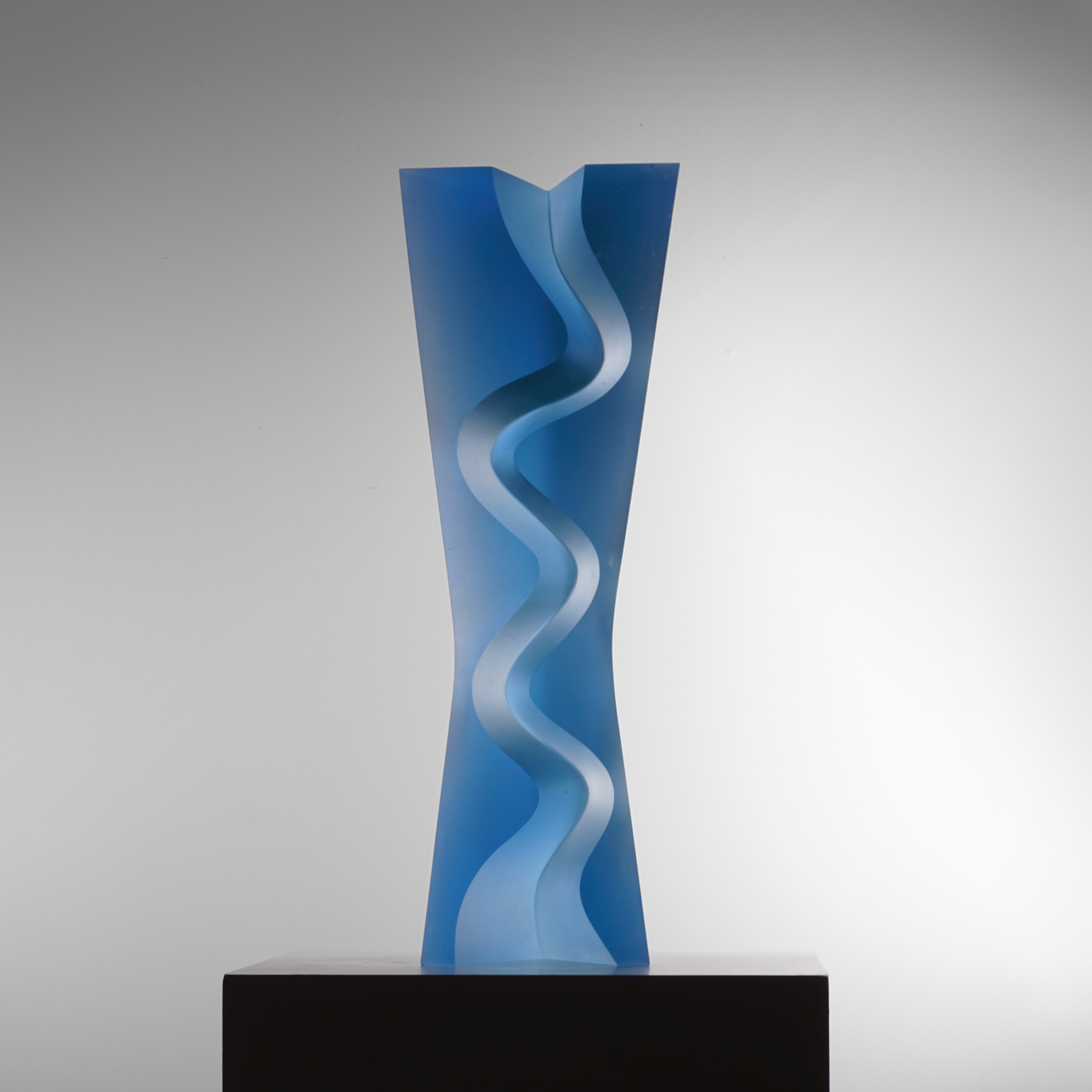Matyas Pavlik Glass Art - Matyas Pavlik - Delta - Kiln casted glass, cut and polished