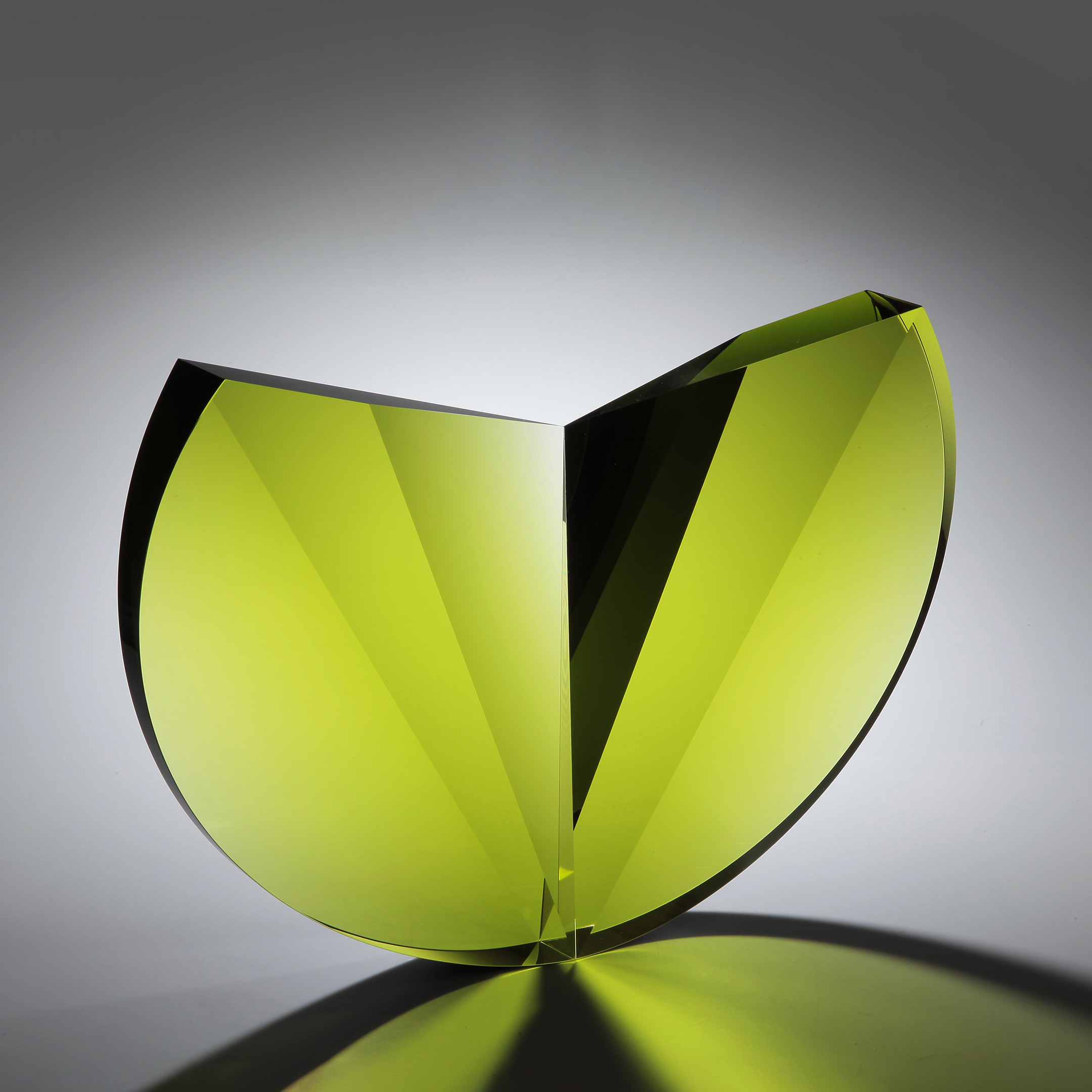 Glassart - Glass Gallery Stölting - Tomas Brzon Semicircle Big Olive SQ1