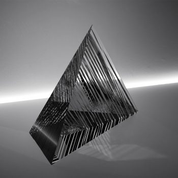 Glassart - Glass Gallery Stölting - Oliver Lesso Silver Triangle I SQ 2