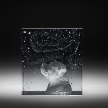 Glassart - Glass Gallery Stölting - Andrej Jancovic Dog Cube SQ03