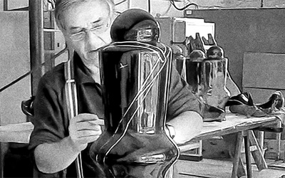 Glass artist Jan Fišar