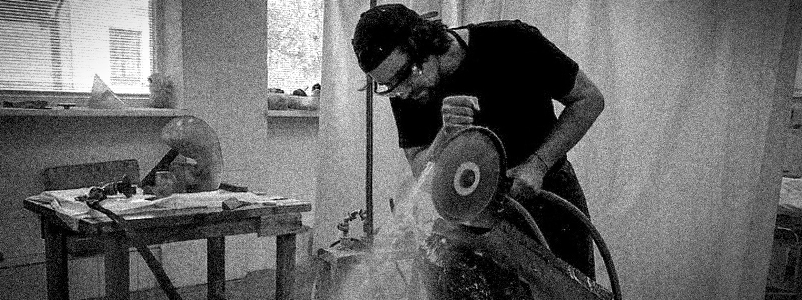 Contemporary glass sculpture by Matyas Pavlik exhibited at Glasgalerie Stölting, Hamburg