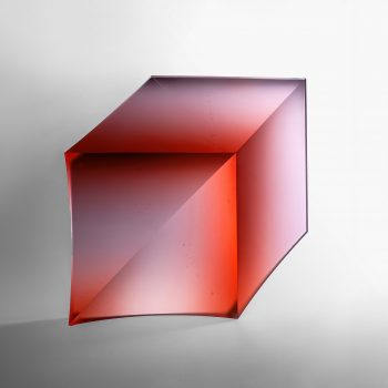 Glassart - Glass Gallery Stölting - Lukas Mjartan Red Cube 01