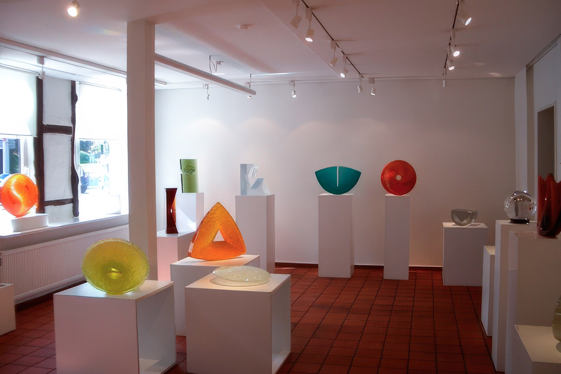 Exhibition_Cross_Section_Glass art