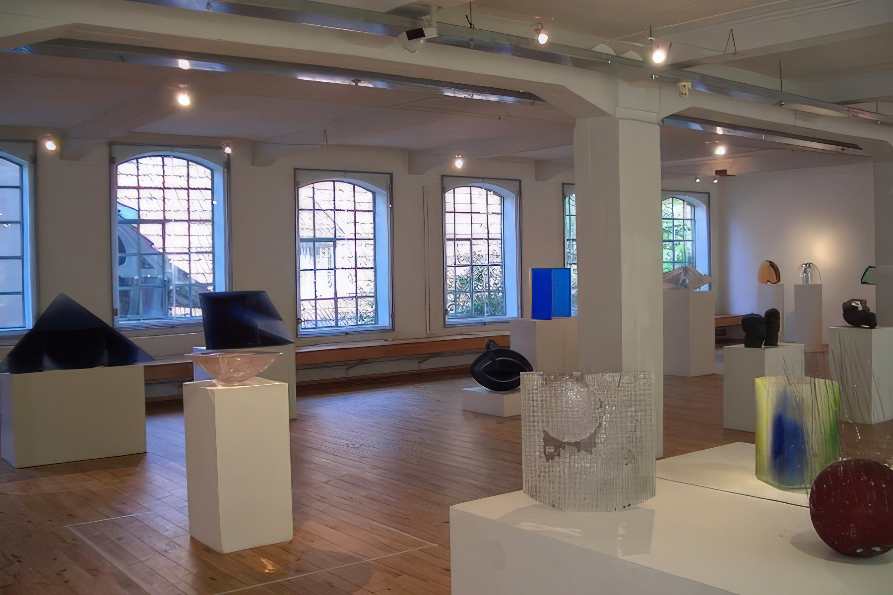 Modern Czech Glassart – Neumunster