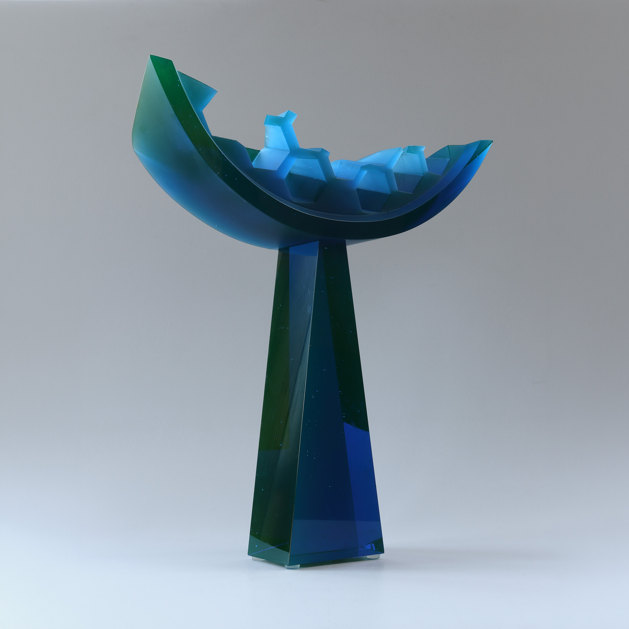 Cradle of Form Marek Brincko - Glass Sculpture